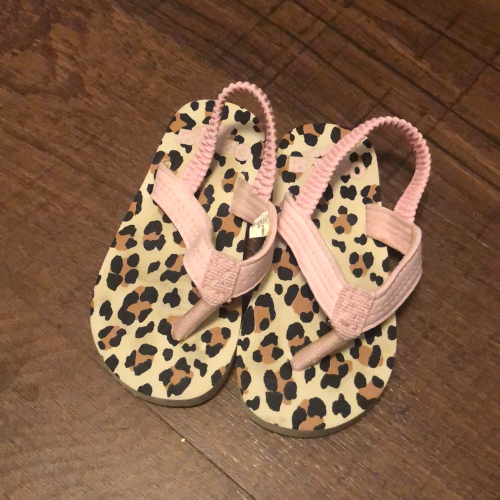 Osh Kosh sandals - size 5-6